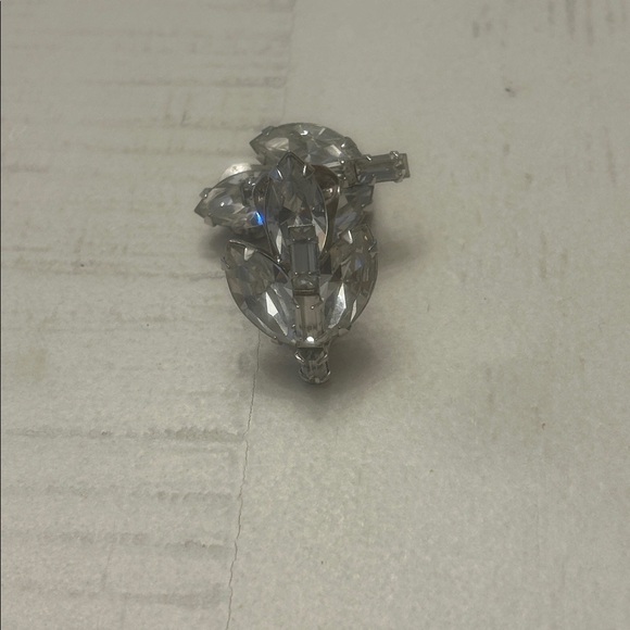 Albert Weiss vintage clip on rhinestone earrings - Picture 3 of 4